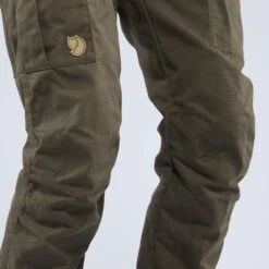 FJÄLLRÄVEN KARLA PRO WINTER TROUSERS W Damen - Trekkinghose Oliv-dunkelgrün -Sport Kleidung Welt 310037019 e karla pro winter trousers fjaellraeven 1 1