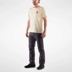 FJÄLLRÄVEN 1960 LOGO T-SHIRT M Herren - T-Shirt -Sport Kleidung Welt 5638003912 e 1960 logo tshirt m fjaellraeven 24 1
